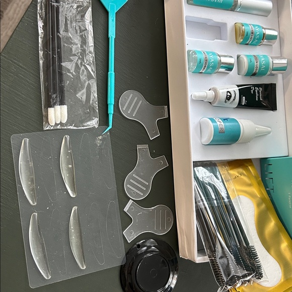 Ayasal and Mellucci Eyelash Lift and Tint Kit bundle - Picture 4 of 10